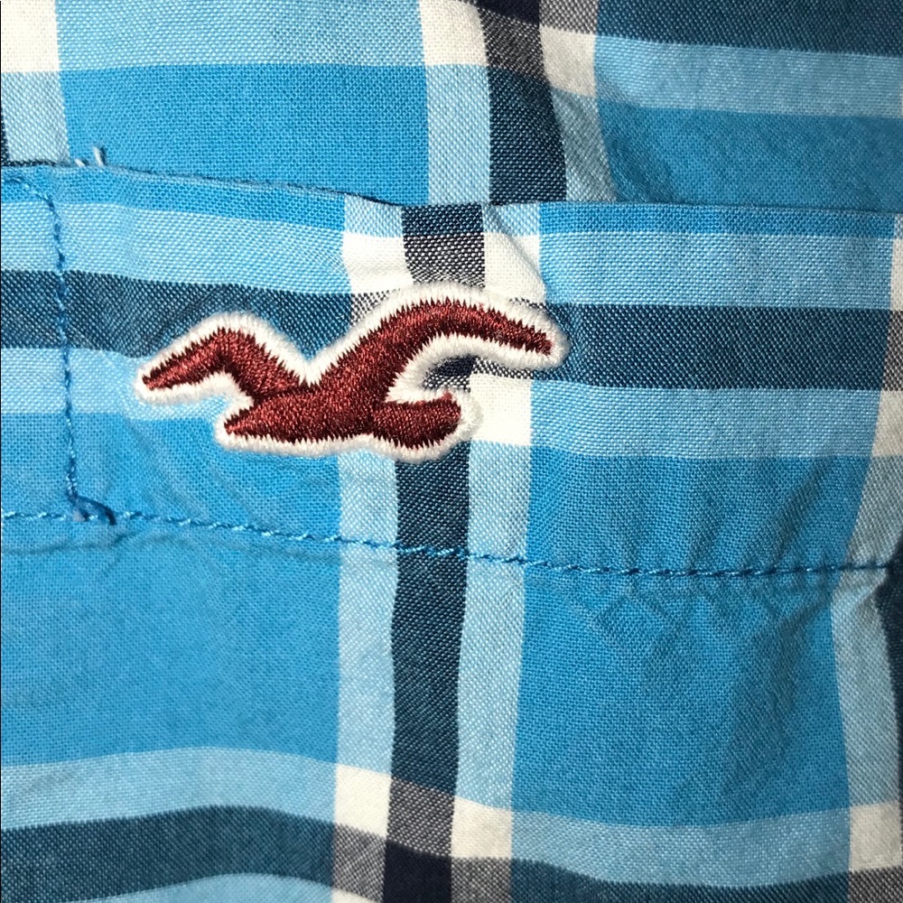 🤍💙HOLLISTER LONG SLEEVE BUTTON UP SHIRT💙🤍 - Picture 4 of 12